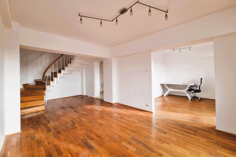 Piata Unirii 12, Fantani, Centrul Civic, Mitropolie, Palatul Parlamentului