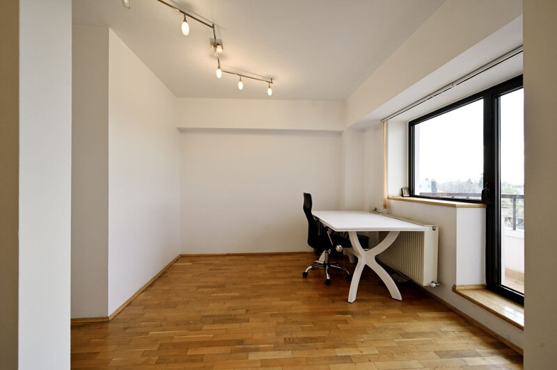 Piata Unirii 12, Fantani, Centrul Civic, Mitropolie, Palatul Parlamentului