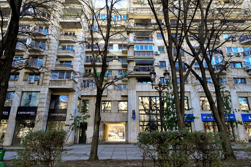 Piata Unirii 12, Fantani, Centrul Civic, Mitropolie, Palatul Parlamentului